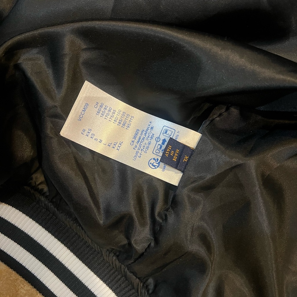 LV JACKET - Picture 8 of 9